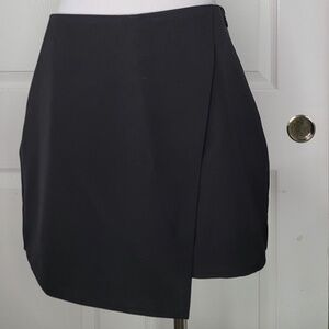 Intiempo skort size medium in black